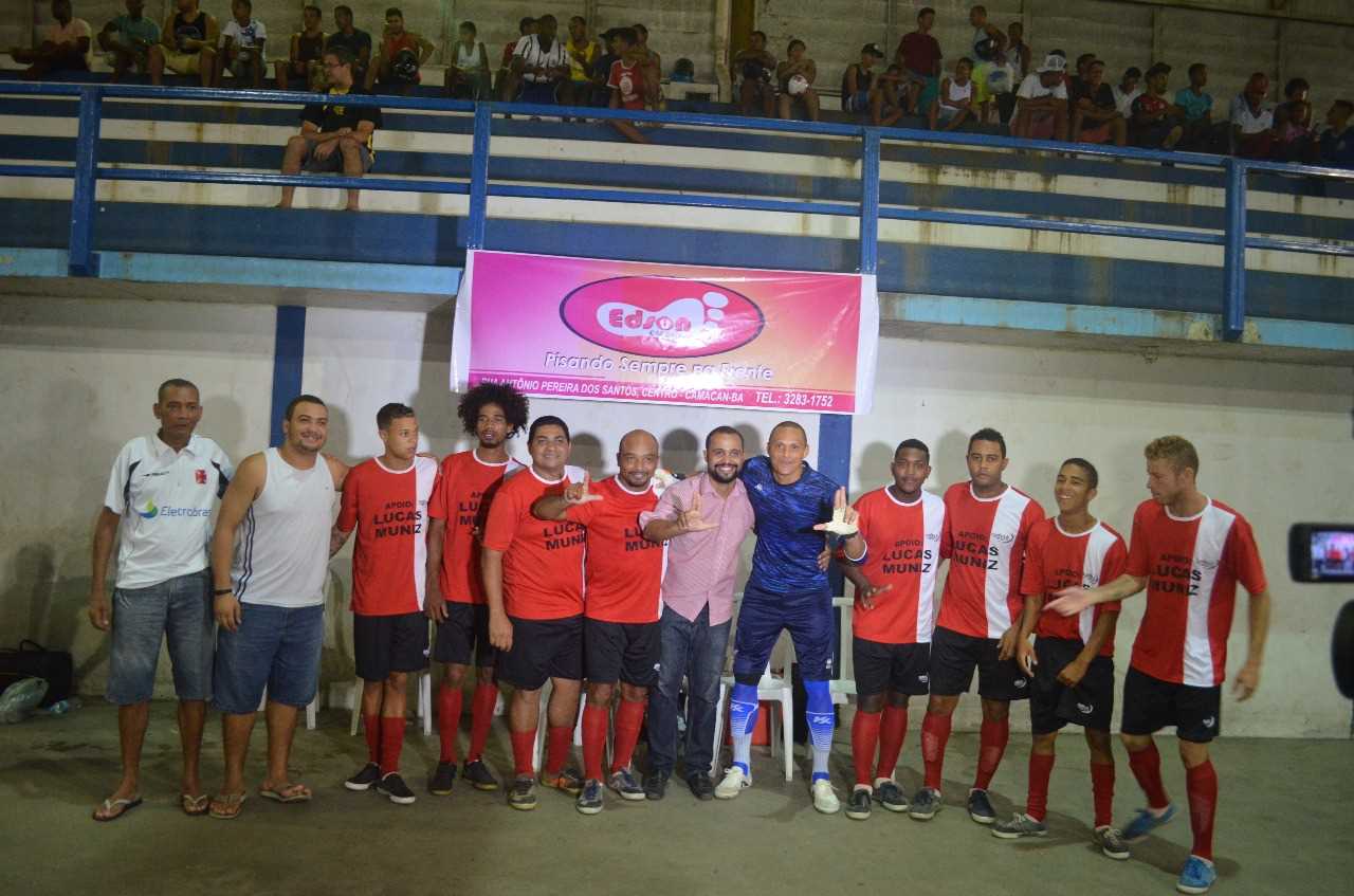 Refletores do Estádio Ribeirão em Camacã, agora realidade.